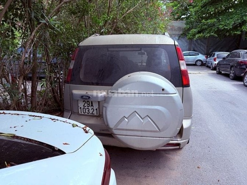 Ngân hàng TMCP Đông Nam Á thanh lý xe Ford Everest 2011